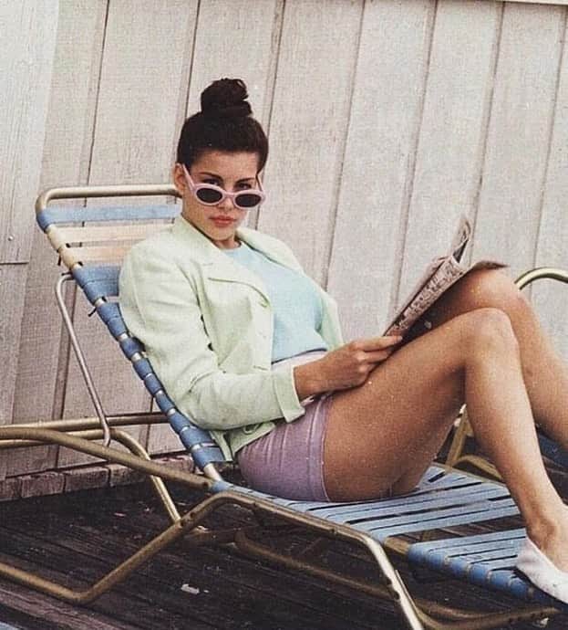ルル フロストのインスタグラム：「It’s a backyard kind of summer. #livtyler #1990s #lfinspiredby」