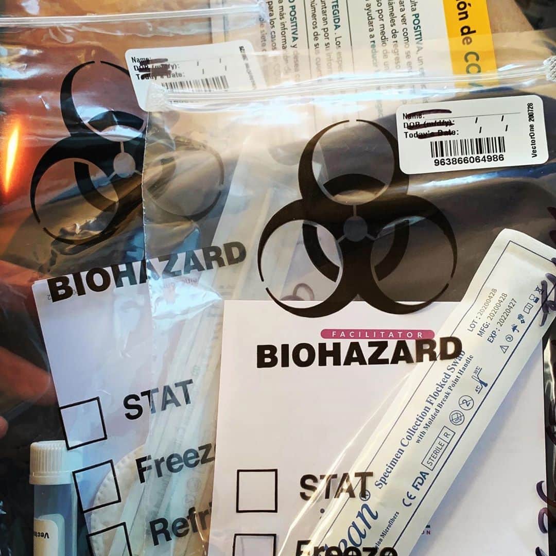 のインスタグラム：「ドキドキのPCRテストは陰性でした。撮影準備万端です⚡︎  The result of PCR test was negative. So I'm all set for shooting ⚡︎  #Covid19 #PCR #Negative #Biohazard #HumanMade #Hollywood #KazumaSuzuki #鈴木一真  #コロナに負けるな」