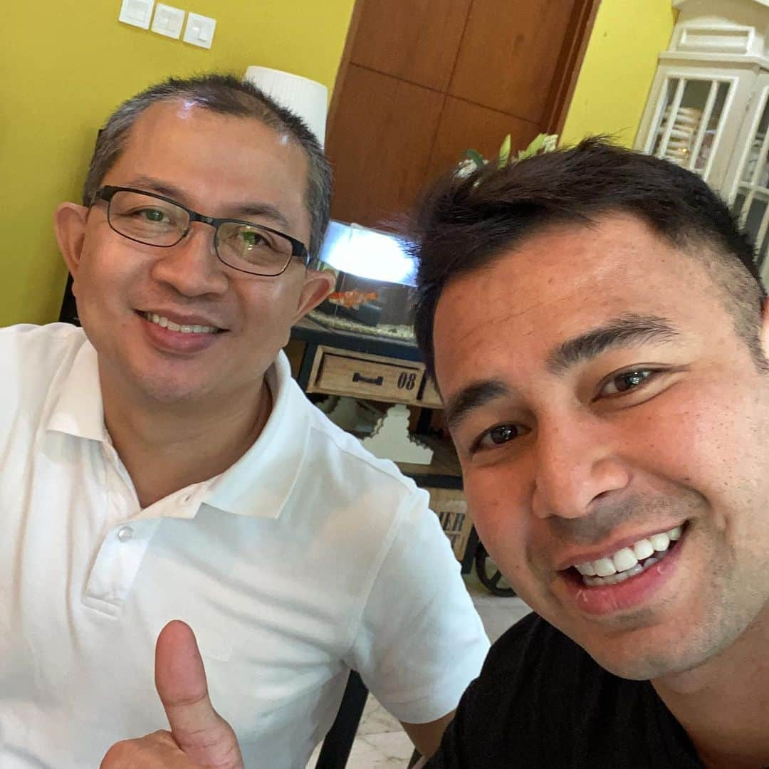 Raffi Ahmadさんのインスタグラム写真 - (Raffi AhmadInstagram)「Obrolan sharing ilmu bersama Vice Managing Director Sales & Marketing 3 TV MNC Group ( RCTI/ MNC Tv / GTV ) Tunggu di Vlog kami ber2 🙏⭐️ Mudah”an bisa bermanfaat ❤️😇 Terimakasih Pa @tantan.sumartana 👏」8月3日 11時00分 - raffinagita1717