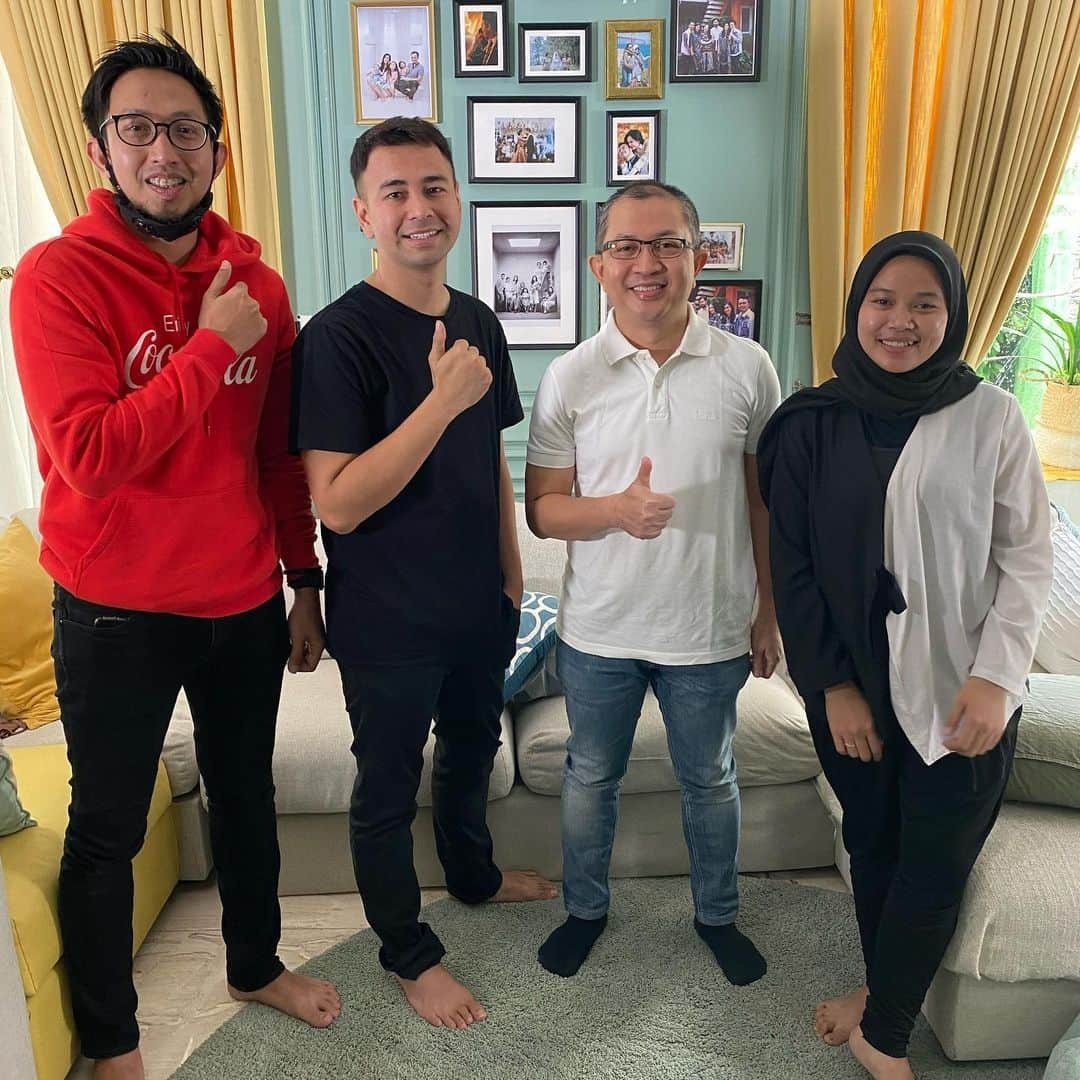 Raffi Ahmadさんのインスタグラム写真 - (Raffi AhmadInstagram)「Obrolan sharing ilmu bersama Vice Managing Director Sales & Marketing 3 TV MNC Group ( RCTI/ MNC Tv / GTV ) Tunggu di Vlog kami ber2 🙏⭐️ Mudah”an bisa bermanfaat ❤️😇 Terimakasih Pa @tantan.sumartana 👏」8月3日 11時00分 - raffinagita1717