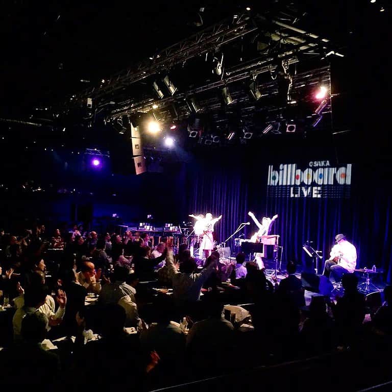 のインスタグラム：「#BillboardLiveOsaka #ビルボードライブ大阪 #リクエストライブ  開催決定‼️  「やなわらばーLast Year ～最初で最後のリクエストLIVEを開催します！スペシャル！！～」　大阪公演 【日程】2020年10月24日(土) 【時間】[1st.show] OPEN15:30 / START16:30 　　　　[2nd.show] OPEN18:30 / START19:30 【会場】ビルボードライブ大阪 （〒530-0001 大阪市北区梅田2丁目2番22号 ハービスPLAZA ENT B2） 【料金】自由席6,800円（税込） ／ カジュアル席5,800円（税込） (1DRINK付)  【チケット一般販売】 ①Club BBL会員：8月19日（水）12：00～ ②一般発売：8月26日（水）12：00～  http://www.billboard-live.com/pg/shop/show/index.php?mode=detail1&event=12268&shop=2  #やなわらばー」