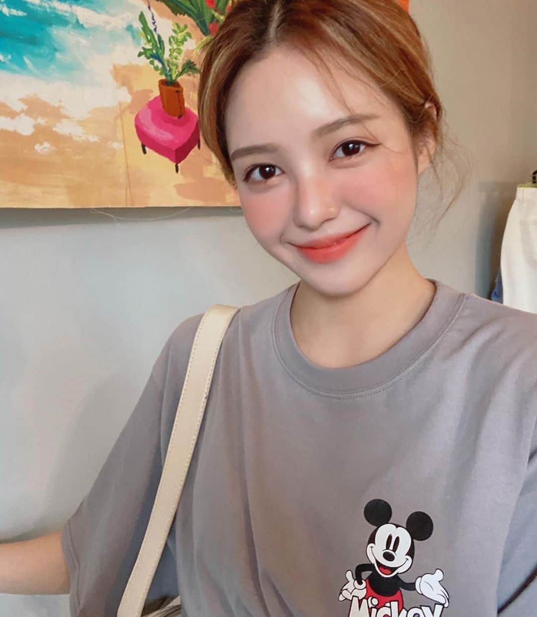Chuuのインスタグラム：「❤️Disney 단독❤️ 이렇게 사랑스러운 만남이 어디있을까용✨ 우리 곧 츄에서 만나요! coming soon!」