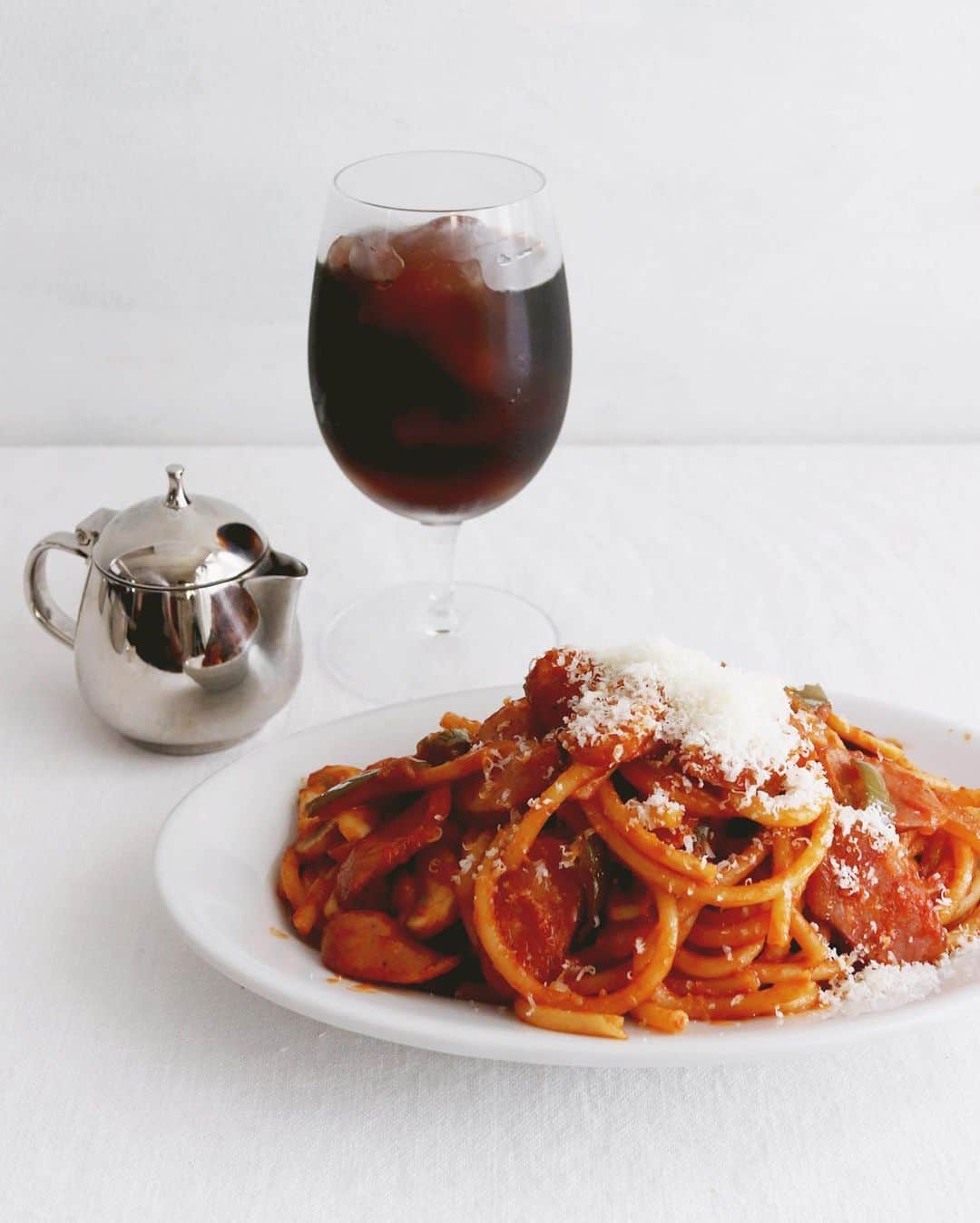 のインスタグラム：「Pasta🍝 . お昼はナポリタン ＆アイスコーヒー。 . . #ナポリタン #ナポリタンスパゲッティ #アイスコーヒー #アイスコーヒー好き #おうちカフェ #icedcoffee #myfavoritepasta #🍝」