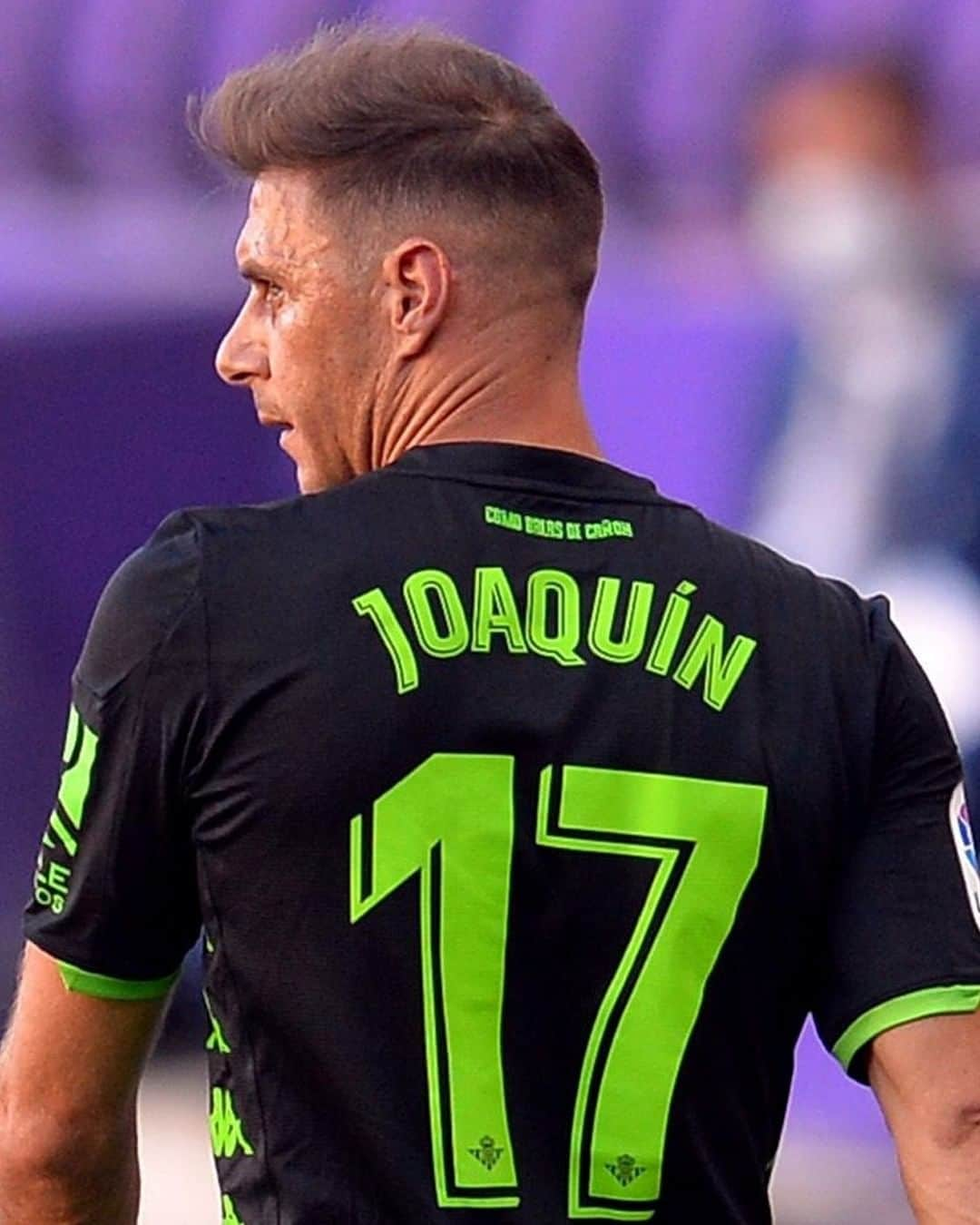 LFPさんのインスタグラム写真 - (LFPInstagram)「Super PLAYER, super CAPTAIN! 💪🏼💚 • ¡Un gran JUGADOR y CAPITÁN! 💪🏼⚪ • #Joaquin #RealBetis #LaLigaSantander #LaLiga」8月3日 12時40分 - laliga