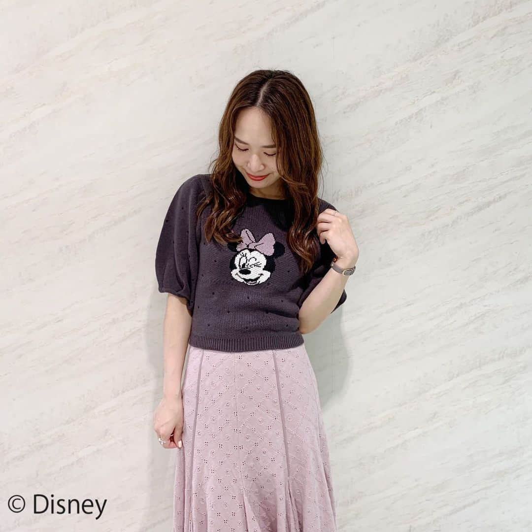 AnMILLEさんのインスタグラム写真 - (AnMILLEInstagram)「【Disney Collection】 ㅤㅤㅤㅤㅤㅤㅤㅤㅤㅤㅤㅤㅤ Án MILLEからディズニー限定アイテムが登場！！ ㅤㅤㅤㅤㅤㅤㅤㅤㅤㅤㅤㅤㅤ リボンニット【ミニー】¥6,200+tax (OW/チャコール） ↳8/7~新宿店限定で発売致します。 ㅤㅤㅤㅤㅤㅤㅤㅤㅤㅤㅤㅤㅤ ドット柄や背中の垂れ下がるリボンがポイント♡ ㅤㅤㅤㅤㅤㅤㅤㅤㅤㅤㅤㅤㅤ #Disney #ディズニー #anmille #アンミール #限定アイテム #リボンニット #ミニー」8月3日 18時14分 - anmille.official