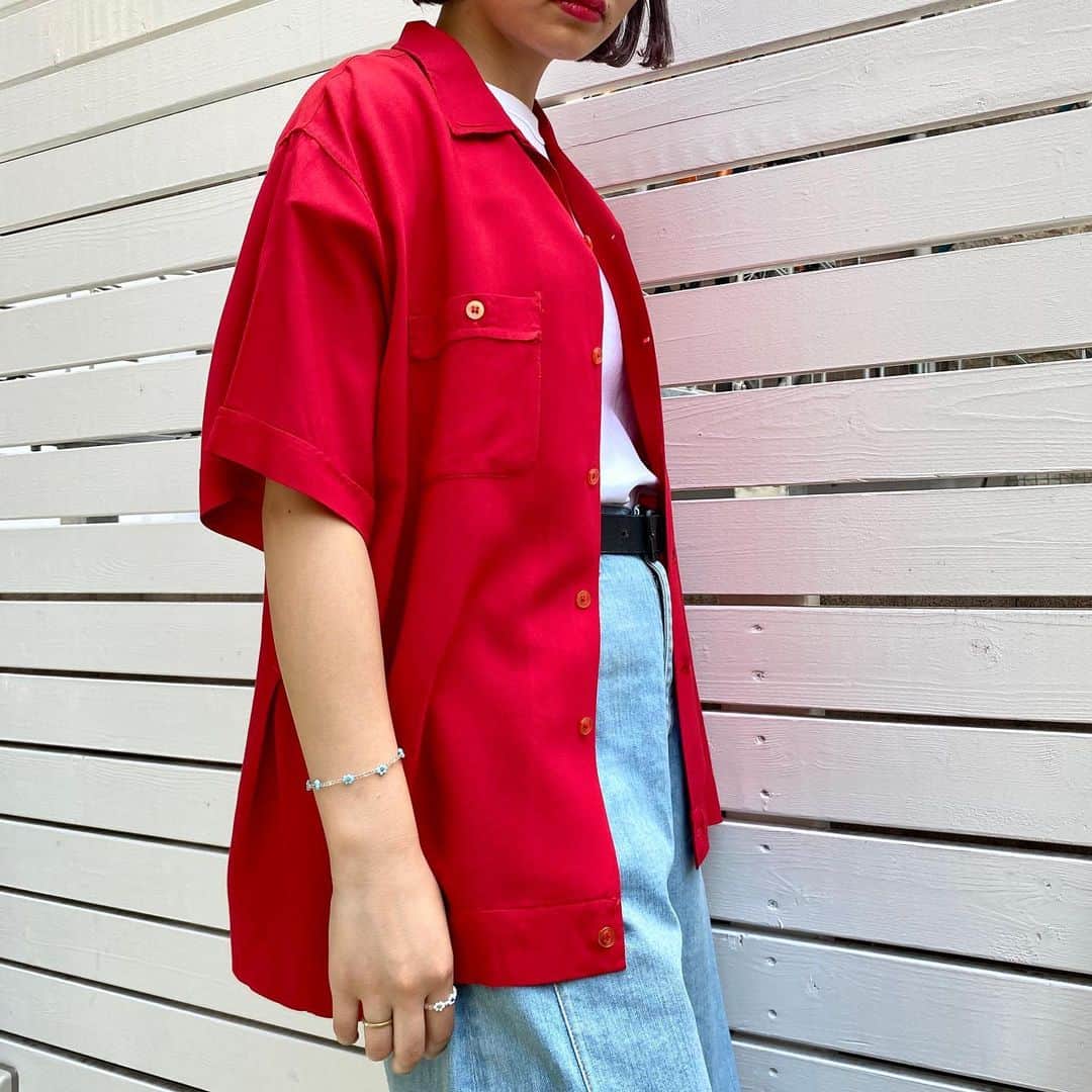 NUTTY Vintage&Collectibleのインスタグラム：「🎳RECOMMEND VINTAGE🎳  ☑︎vtg bowling shirts  ONLINE STOREに着用写真を追加し、 サイズ感が分かりやすくなりました。 暑い夏にぴったりの、配色豊かなボーリングシャツ 多数掲載しておりますので 是非ご覧くださいませ🎳📚  🛒〜〜〜〜〜〜〜〜〜〜〜 SUMMER SALE LINE UP 〜〜〜〜〜〜〜〜〜〜〜〜🛒 🎟30%~50% OFF TICKET SALE 💎VINTAGE JEWELRY : EVERYTHING 10%OFF 🛀EVERYTHING ¥1000 BATHTUB 📮ONLINE STORE SHPPING FREE 〜〜〜〜〜〜〜〜〜〜〜〜〜」