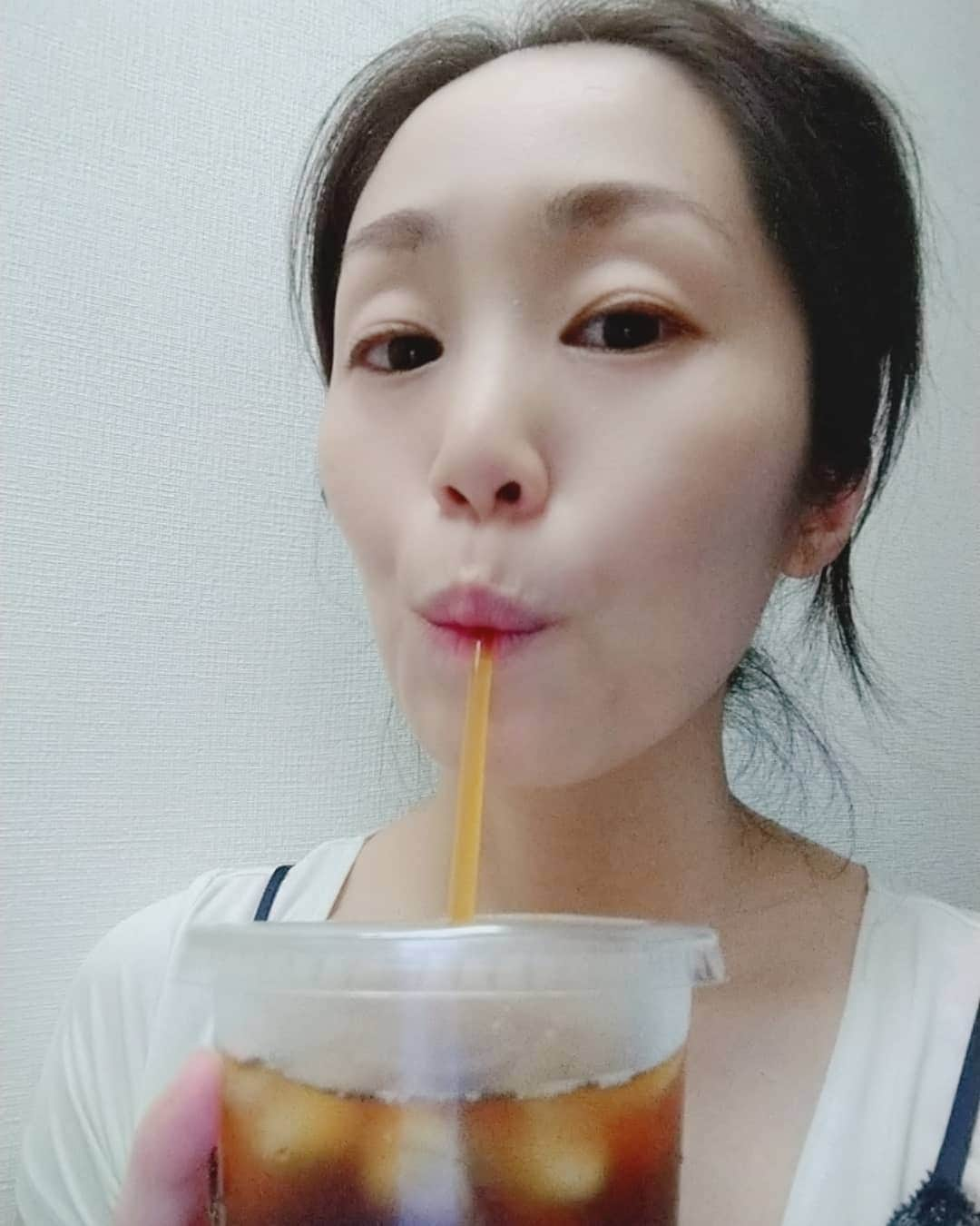 悠木あやねさんのインスタグラム写真 - (悠木あやねInstagram)「夏のアイスコーヒーって、なんでこんなに美味しいんだろう😍😍😍  普段は冷たい飲み物やカフェイン摂りすぎないように気をつけてるけど、夏になるとアイスコーヒーが飲みたくなる☕  #アイスコーヒー #アイスコーヒーの季節 #夏 #アイスコーヒーが美味しい #カフェイン  #悠木あやね #AyaneYuki #YukiAyane #カプセルエージェンシー #capsuleagency #AV女優 #アダルト女優 #セクシー女優 #女優 #pornstar #nudemodel #model #asiangirls #asiandoll #asianbeauty #asiansexy #japanesegirl #japanese #japanesegirls #icecoffee #coffee #coffeetime」8月3日 13時39分 - yukiayane0926