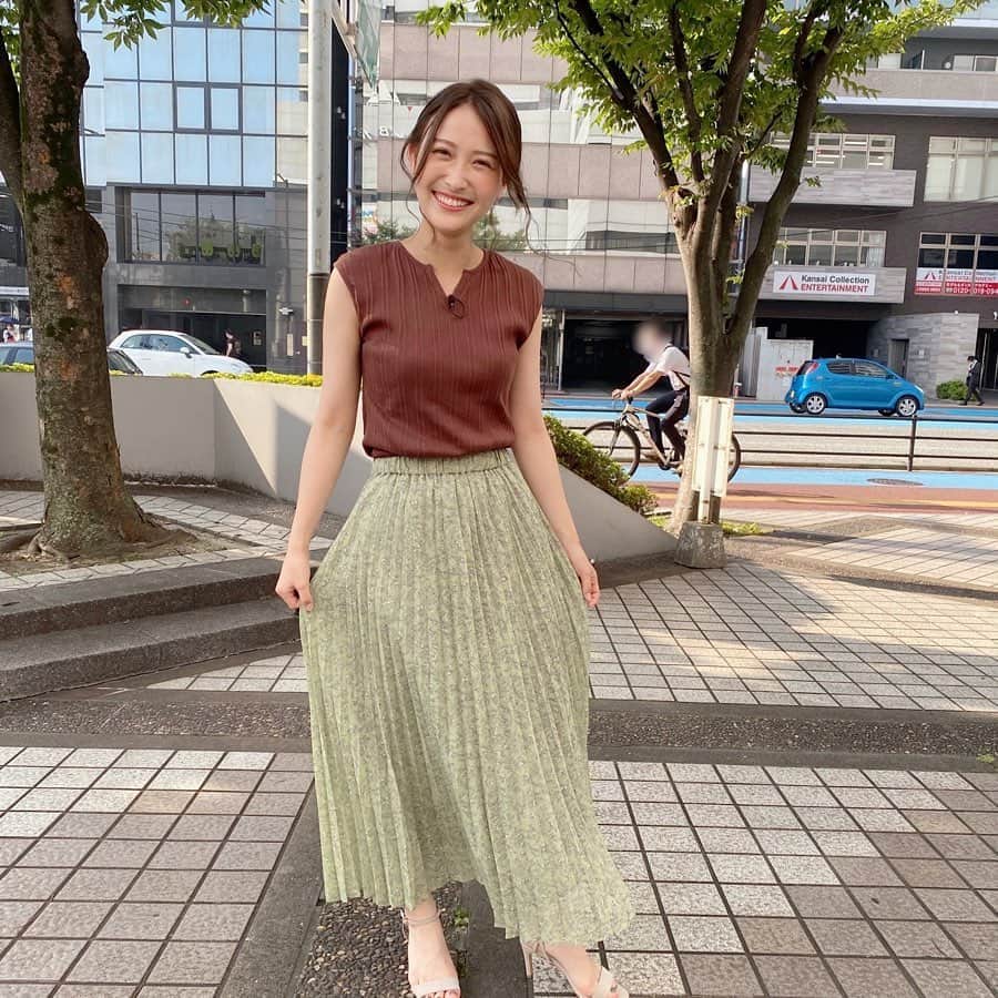 財津南美さんのインスタグラム写真 - (財津南美Instagram)「ㅤㅤㅤㅤㅤㅤㅤㅤㅤㅤㅤㅤㅤ 茶色🍫✖️緑🌱ㅤㅤㅤㅤㅤㅤㅤㅤㅤㅤㅤㅤㅤ 自分ではなかなかしない組み合わせだけど、意外とかわいい☺️ ㅤㅤㅤㅤㅤㅤㅤㅤㅤㅤㅤㅤㅤㅤㅤㅤㅤㅤㅤㅤㅤㅤ #アサデス#衣装」8月3日 13時57分 - zaitsu_minami