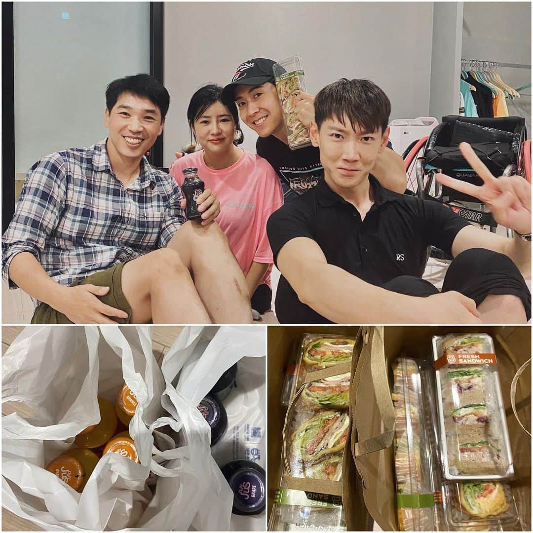 ブライアンさんのインスタグラム写真 - (ブライアンInstagram)「Thank you to my fans for providing us with all these goodies~ I love and appreciate you soooo much! 오늘 우리 음식 준비 해 주신 팬 여러분 진심으로 감사합니다~! #briansfriendsandfamily #kbssports #사랑 #감사 #행복 #화이팅」8月3日 14時39分 - thebrianjoo