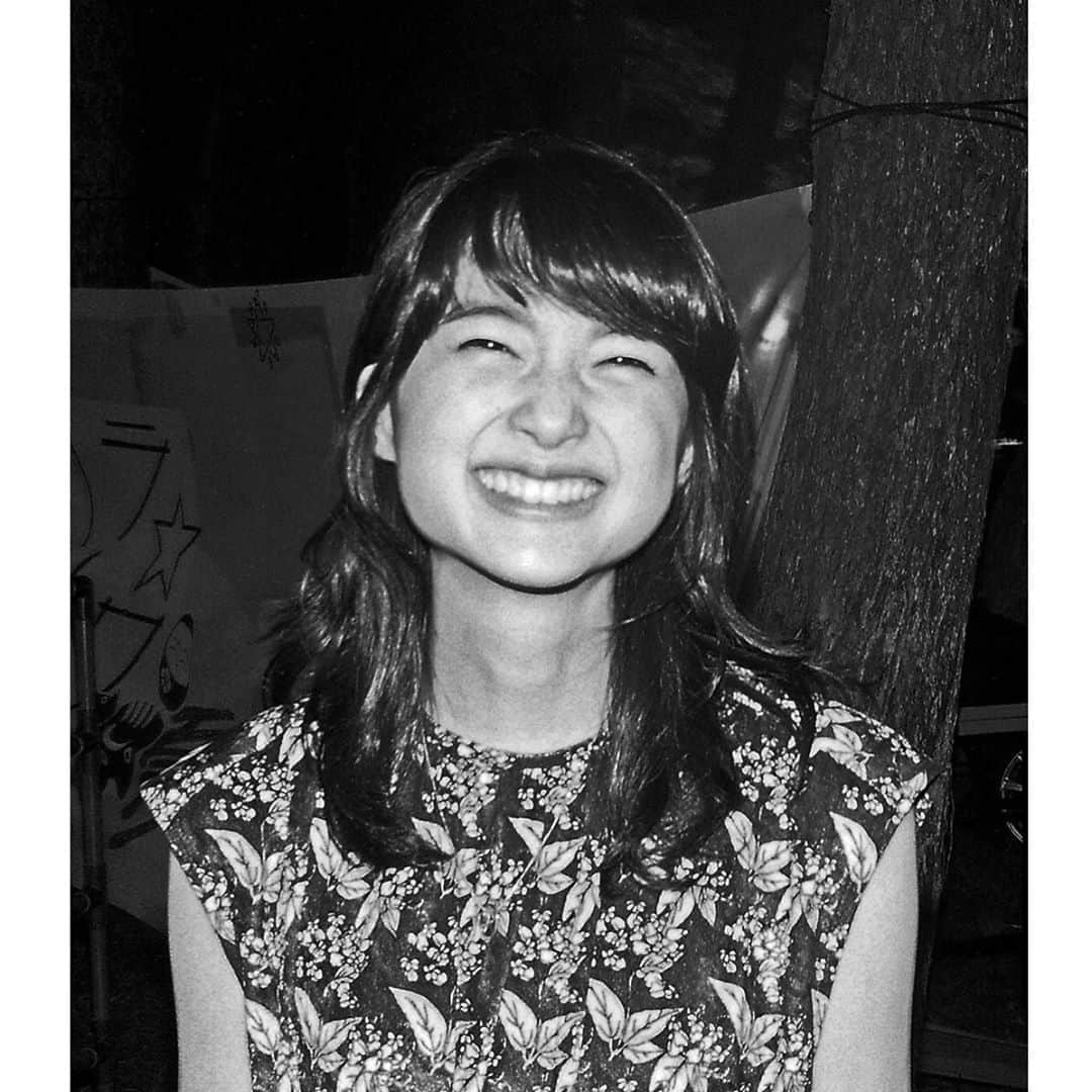 のインスタグラム：「夏ですね。。🍉 ・ すこし前、GLIM SPANKY のレミさん(@remimatsuo )が 昨年のオハラ☆ブレイクでご一緒したときに撮ってくださった写真を送ってくれました☺️❣️うれしいぃ。。 楽しかったなぁ。  思い出にひたりつつ、今年の夏も楽しいことがしたい！な！」
