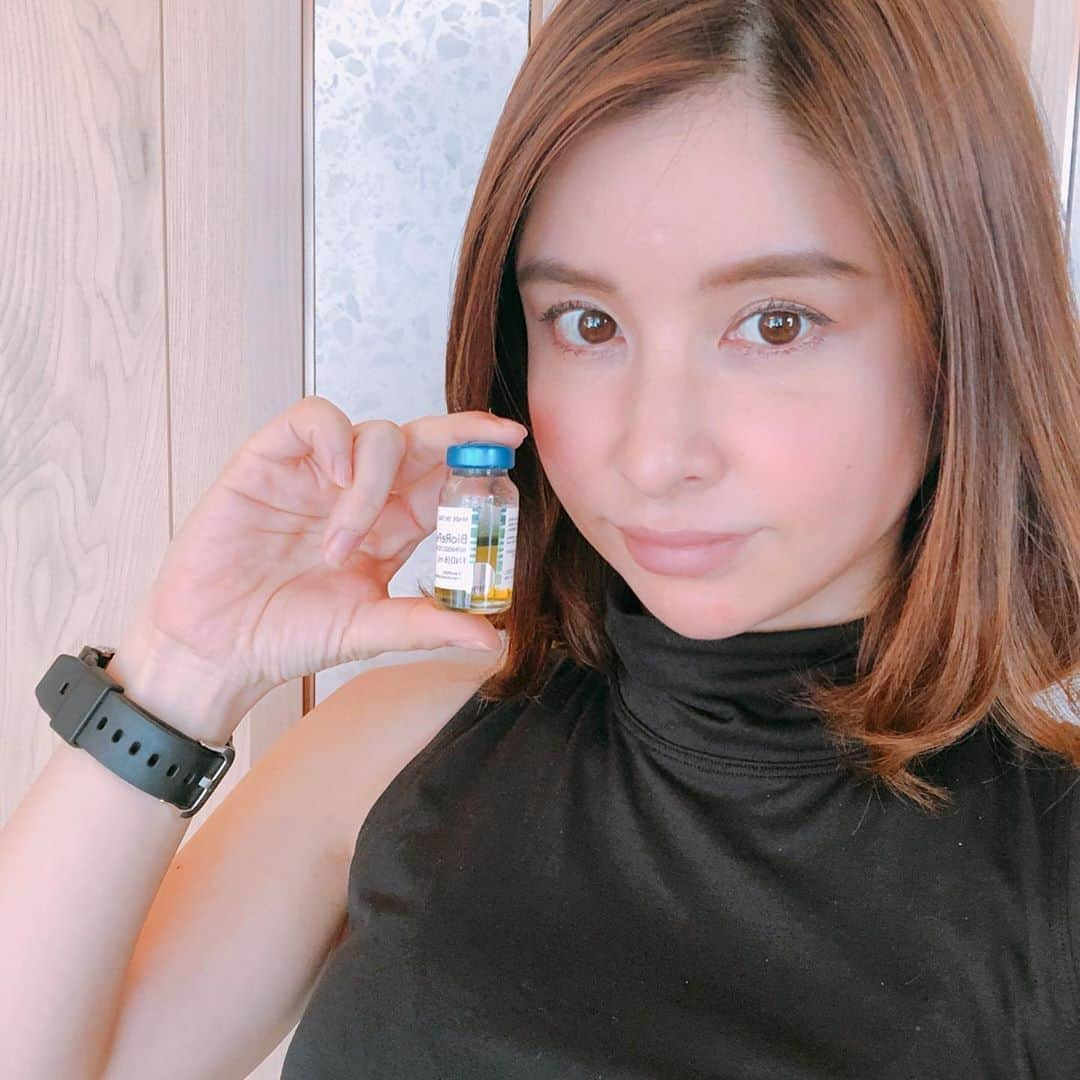 Emiさんのインスタグラム写真 Emiinstagram 「𝑴𝒊𝒍𝒂𝒏𝒐 𝑹𝒆𝒑𝒆𝒆𝒍 ミラノリピール お肌がツルツルになるピーリング 今までのピーリングは乾燥したりカサカサしたりする