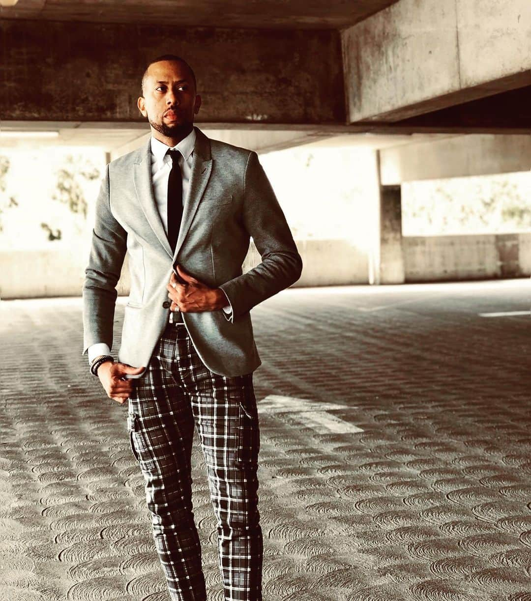 アフィオン・クロケットさんのインスタグラム写真 - (アフィオン・クロケットInstagram)「SONday Best 👑🙏🏽🦁 . . 📸 @YoE.apolinario #affioncrockett #dance #comedy #suit #ootd #potd #dopepic #photography #photoshoot #photooftheday #fashion #love #life #plaidpants @goldendenim」8月3日 16時07分 - affioncrockett