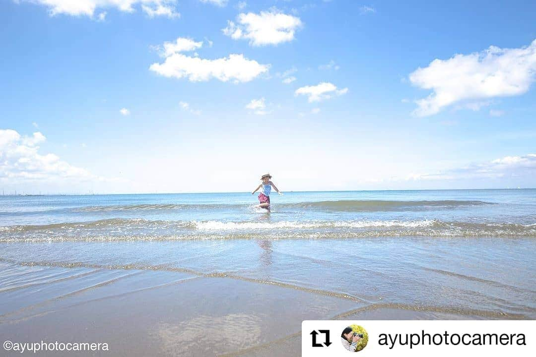 カメラのキタムラさんのインスタグラム写真 - (カメラのキタムラInstagram)「#Repost @ayuphotocamera 様 • • • • • • いなげの浜  稲毛の浜﻿ .﻿ .﻿ ﻿夏の海ー!!﻿ 今年は何回行けるかしら！﻿  date: 20.08.02﻿ camera: canon eos 6d﻿ lens: sigma 12-24mm﻿ location: 千葉県﻿ ﻿ ﻿ □︎□︎□︎□︎□︎□︎□︎□︎□︎□︎□︎□︎□︎□︎□︎□︎□︎□︎□︎□﻿ ﻿ #海﻿ #キッズフォト﻿ #jp_portrait部 ﻿ #tokyocameraclub　#東京カメラ部﻿ #canoneos6d ﻿ #this_is_mylifeな1枚　﻿ #children_jp﻿ #jpn_fourseasons﻿ #fourseasons_child﻿ #mycanon365﻿ #everyones_photo_club ﻿ #whim_life﻿ #whim_fluffy﻿ #キタムラ写真投稿﻿ #kids_of_our_world﻿ #vivid_impact﻿ #good_portraits_world ﻿ #japan_bestpic_﻿ #photo_shottrip﻿ #Japantravelphoto﻿ #らぶちば9に応募﻿ #チバザビーフ」8月3日 16時21分 - camera_kitamura