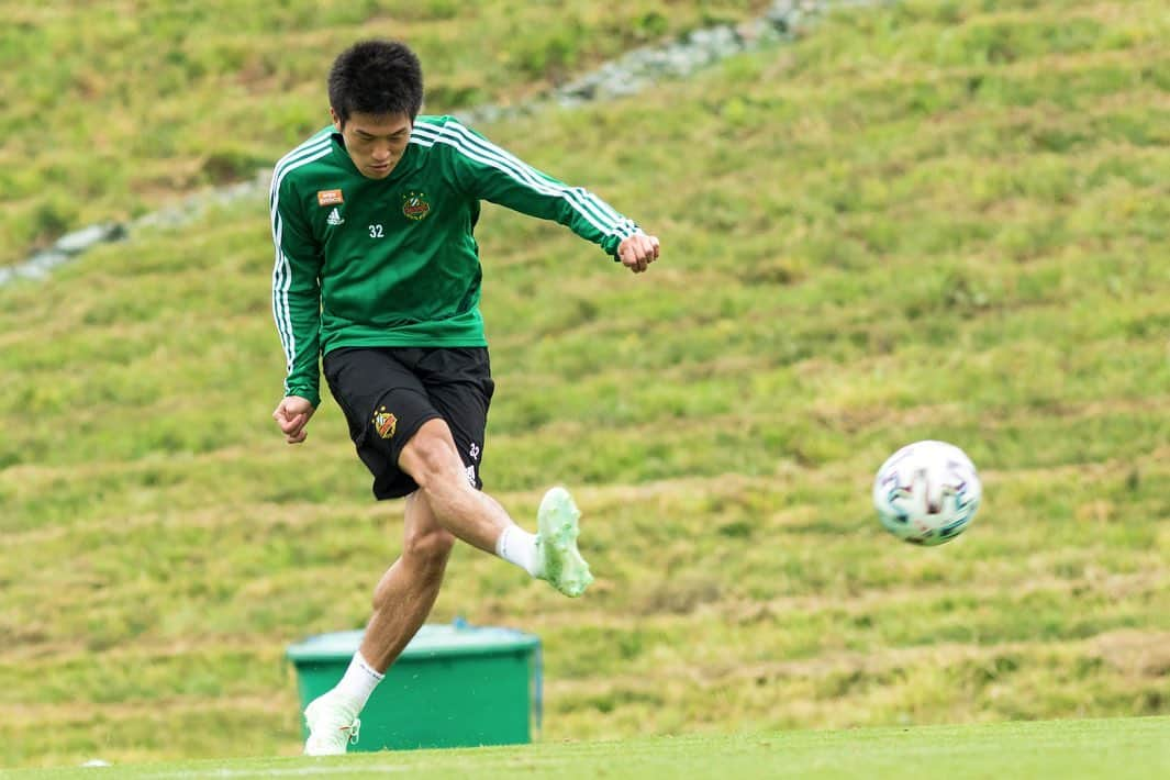 北川航也さんのインスタグラム写真 - (北川航也Instagram)「. 💚🤍 nice training @red_ring_shots @skrapid1899  . #skrapidwien #rapidwien  #kitagawa #北川航也」8月4日 3時29分 - koya_kitagawa_23