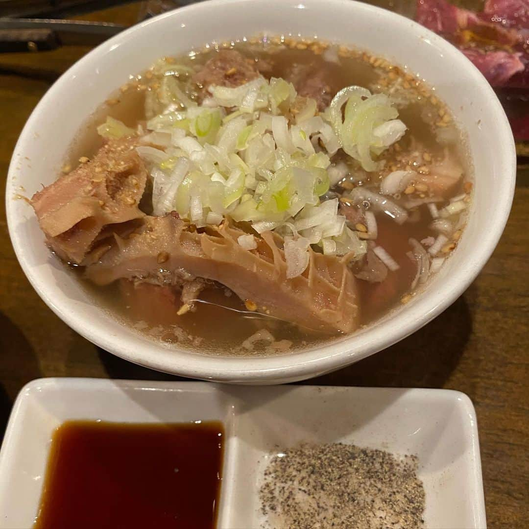 岡田祐佳さんのインスタグラム写真 - (岡田祐佳Instagram)「いつの日かの 小野田商店  美味しいホルモン焼きが食べれるお店。  カウンターと テーブル席が1つ  おひとり様でも行きやすいお店。  #小野田商店 #ホルモン #ホルモン焼き #中目黒店 #学芸大学店 #予約必須  #写真 #写真下手くそ」8月4日 2時15分 - yukachin719