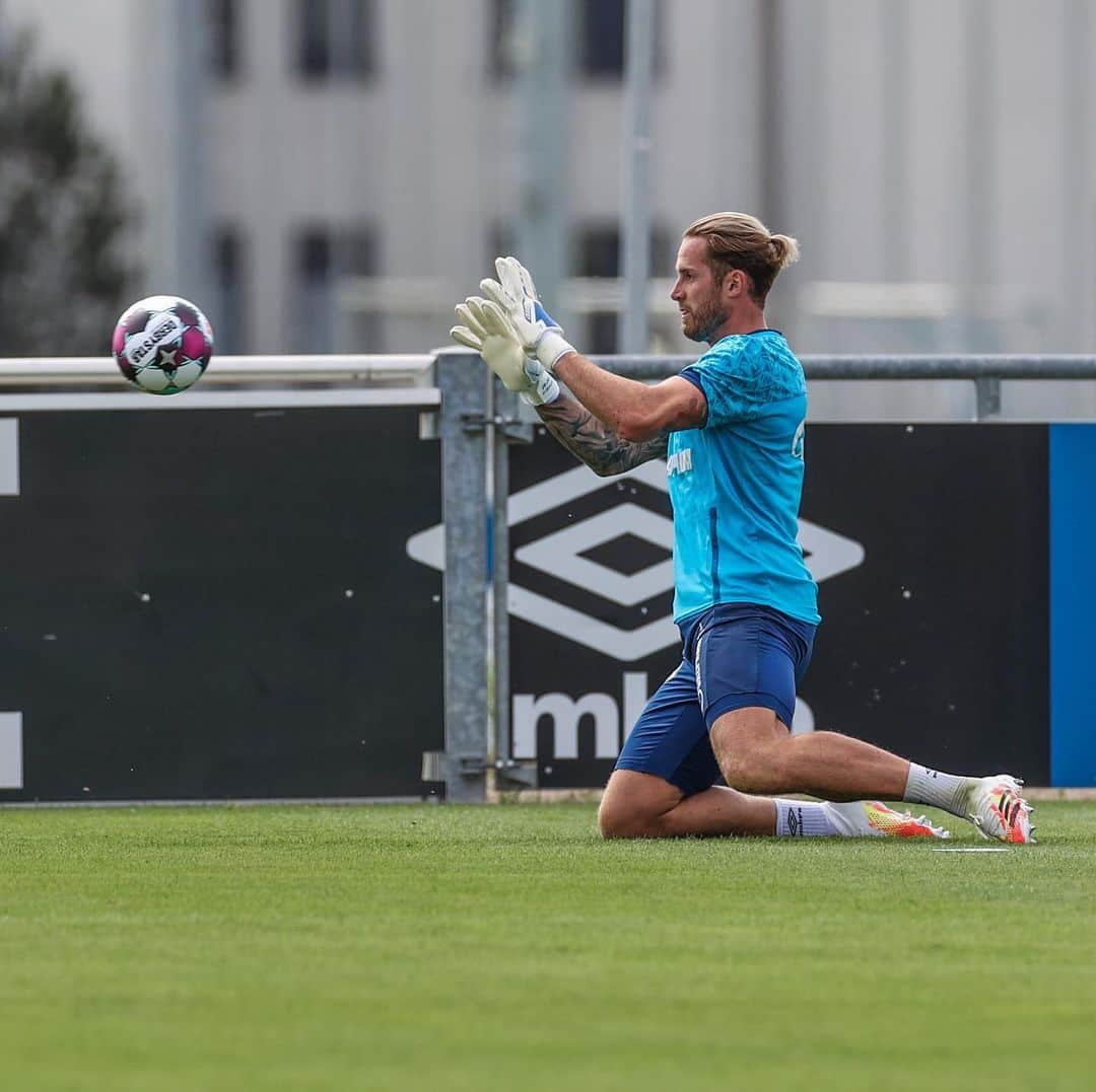 ラルフ・フェールマンさんのインスタグラム写真 - (ラルフ・フェールマンInstagram)「⚪️🔵First Training 20/21🔵⚪️」8月4日 2時23分 - ralle.1