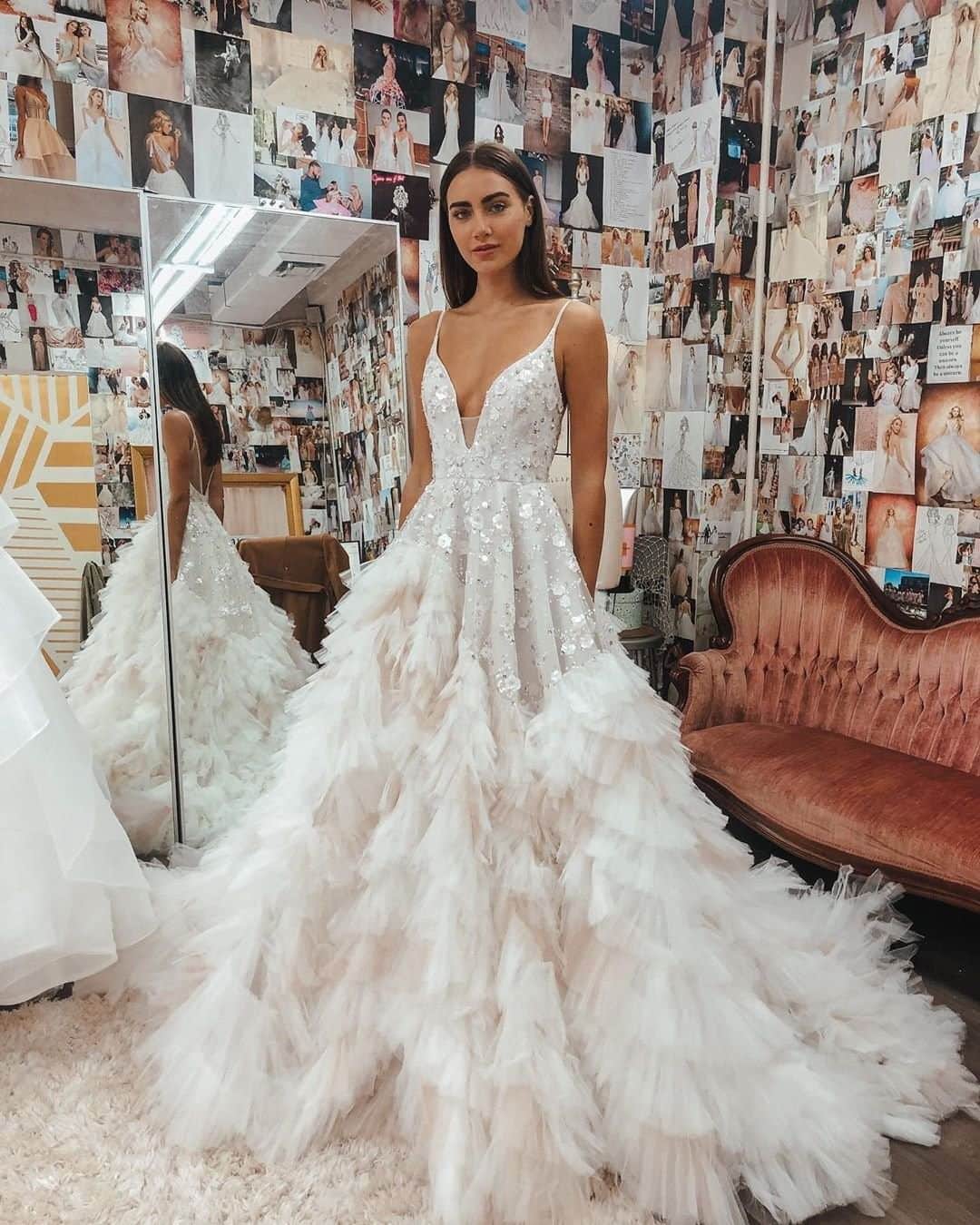 Bedroom diaryのインスタグラム：「This look is UNREAL. 😍 📷  via @kleinfeldbridal, @misshayleypaige」