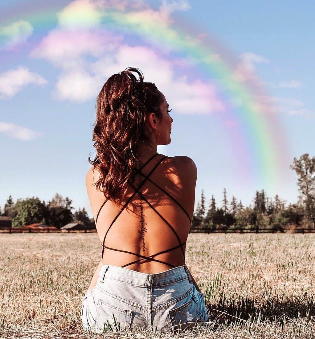 SHEINさんのインスタグラム写真 - (SHEINInstagram)「Enjoy the little things in life 🌈  @kristinadedwards_  Shop Item #: 1009376  #SHEIN #SHEINgals #SHEINstyle #SHEINss2020 #SHEINsummer #rainbow #shorts #summer」8月4日 3時01分 - sheinofficial