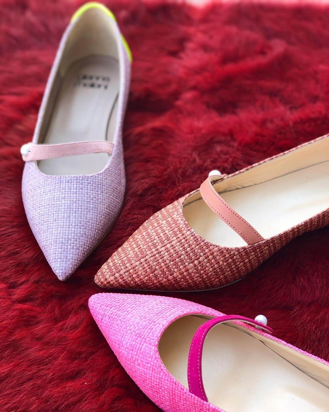のインスタグラム：「Don’t forget to bring your Gianna Meliani shoes with you this august! 😍💗 #GiannaMeliani #SS20」