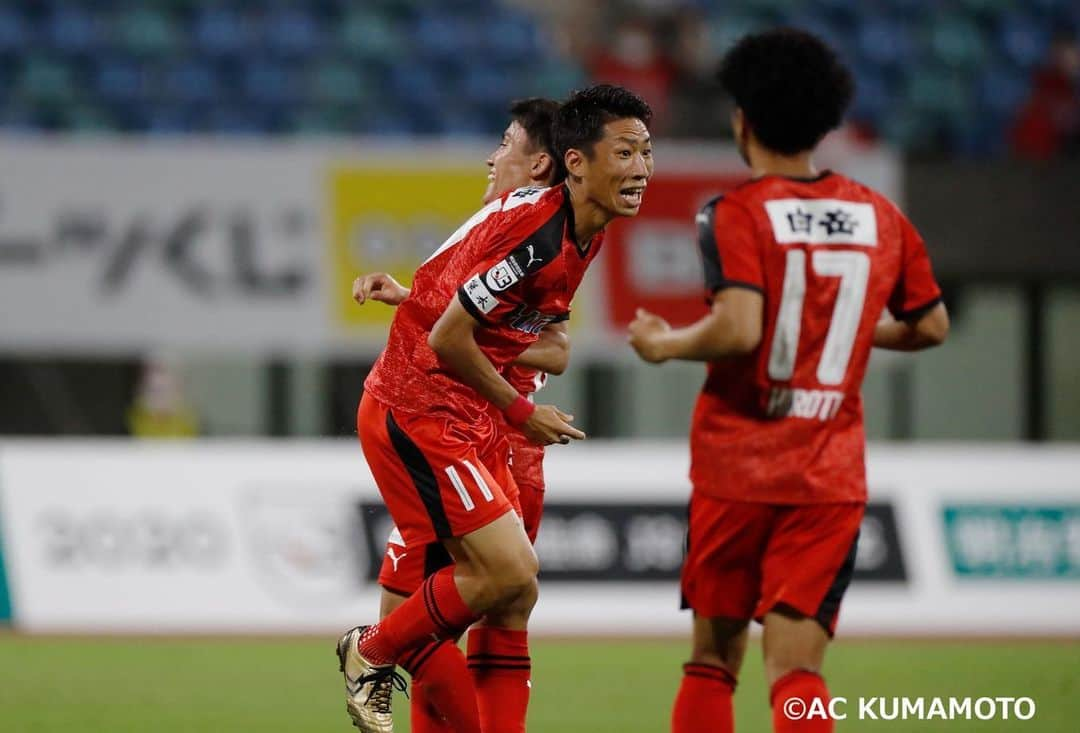 ROASSO KUMAMOTOさんのインスタグラム写真 - (ROASSO KUMAMOTOInstagram)「⚽️ ／ 8.2.SUN 第8節 VS 福島ユナイテッドFC #浅川隼人 選手の今シーズン初ゴール #伊東俊 選手のミドルシュートが決まり 2対0で勝利💪✨ ＼ -----﻿ NEXT GAME﻿ 🗓 8.9.SUN ⏰ 18:00 KICK OFF﻿ 🆚 ブラウブリッツ秋田 🏟 ソユースタジアム 📺 DAZN -----﻿ #ロアッソ熊本 ﻿ #2020シーズン ﻿ #繋続﻿ #TSUNAGI﻿ #つなぎ  #2020の主役は誰だ ﻿ #roasso﻿ #熊本﻿ #Jリーグ﻿ #jleague﻿ #サッカー﻿ #ゴール ﻿ #えがお健康スタジアム﻿ #感謝﻿ #いまできること﻿ #がんばろう日本﻿ #みんなで乗り越えよう ﻿ #jリーグにできること」8月3日 18時22分 - roassokumamoto_official