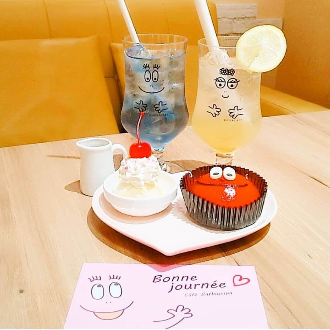 4meee!さんのインスタグラム写真 - (4meee!Instagram)「＼バーバパパがカフェになって楽しめる🌼／  ﻿ ﻿ ﻿ フランス生まれのバーバパパが、かわいいカフェになって日本に登場♡！﻿ ﻿ 世界中で愛されていて誰もが一度は見たことのあるバーバパパ！﻿ ﻿ .﻿ 「Cafe Barbapapa」では、バーバパパの世界を堪能するユニークなメニューから、限定グッズやテイクアウトまで♡﻿ 大人から子供まで楽しめる空間🍒﻿ ﻿ バーバパパと家族に会いに行こう🌼﻿ . ﻿ ■#4meee_cafe﻿ ﻿ 越谷レイクタウン店﻿ 住所：埼玉県越谷市レイクタウン4丁目2-2﻿ イオンレイクタウンkaze2F﻿ .﻿ ラゾーナ川崎プラザ店： 神奈川県川崎市幸区堀川町72-1﻿ ラゾーナ川崎プラザ2F﻿ ﻿ ﻿ ﻿❣️ ﻿Photo by　﻿﻿ ﻿ ﻿﻿@kitty_kitty2000  流行りのアイテムやスポットには　@4meee_com をタグ付けして投稿してください🎀﻿﻿ .﻿ #4MEEE#フォーミー#アラサー女子#女子力向上委員会﻿ ﻿ ﻿ .﻿  #バーバパパ #バーバパパカフェ #カフェバーバパパ #cafebarbapapa #埼玉カフェ #越谷レイクタウン #越谷カフェ  #神奈川カフェ #川崎グルメ #川崎カフェ #カフェ巡り #カフェ好き #カフェごはん #カフェスタグラム #インスタ映え #フォトジェニック #カフェ部 #話題 #インスタ探検隊 #映え #グルメ #スイーツ #スイーツ巡り﻿」8月3日 18時53分 - 4meee_com