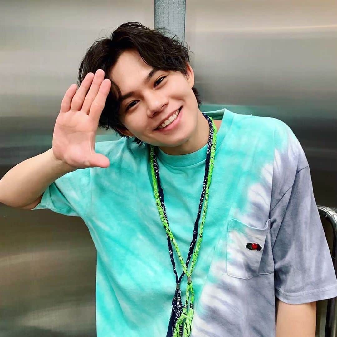 のインスタグラム：「FINEBOYS 8月号、9月号、２号連続で登場いただいてます。 オンラインでの連載もあわせてよろしくお願いします！ #2号車 #2号車カイ #カイ #超特急 #wowow超特急 #超フェス」
