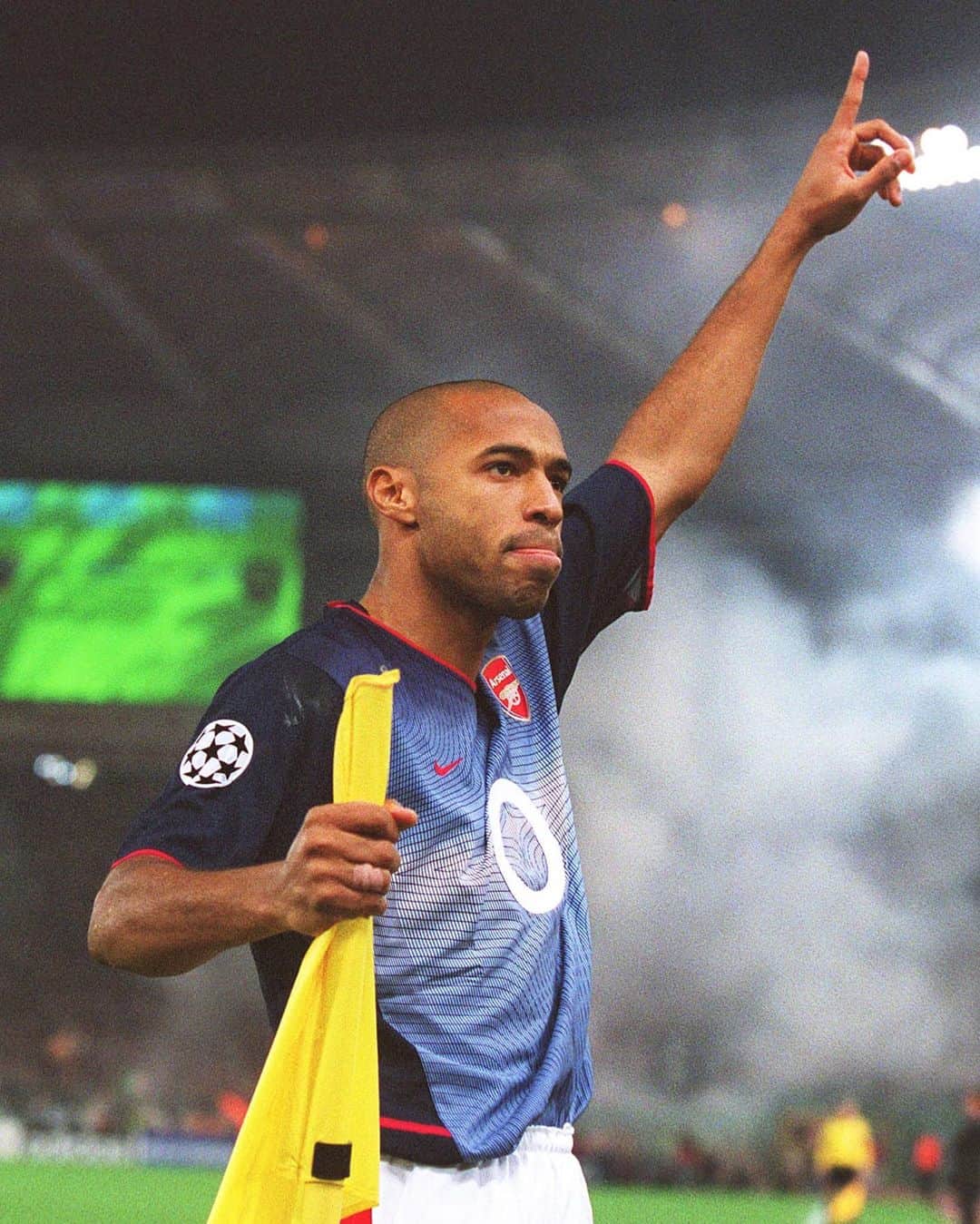 UEFAチャンピオンズリーグさんのインスタグラム写真 - (UEFAチャンピオンズリーグInstagram)「📅 Arsenal signed @thierryhenry #OTD in 1999 ✍️ ⁣⁣ 🔴 He left as a club icon 8 years later.⁣⁣ ⁣⁣ #UCL #OnThisDay #AFC #Henry」8月3日 18時49分 - championsleague