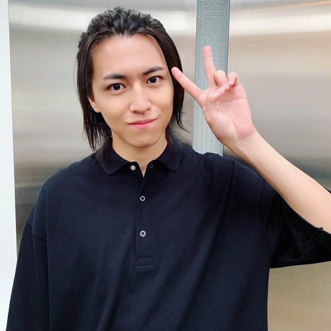 のインスタグラム：「FINEBOYS 8月号、9月号、２号連続で登場いただいてます。 オンラインでの連載もあわせてよろしくお願いします！ #7号車 #7号車タカシ #タカシ #超特急 #wowow超特急 #超フェス」
