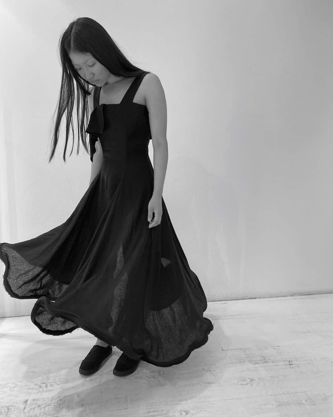 山本耀司さんのインスタグラム写真 - (山本耀司Instagram)「▫️Yohji Yamamoto SS20 crinoline dress available at Yohji Yamamoto London store ▫️  14-15 Conduit Street W1S 2XJ London +44 20 7491 4129   #YohjiYamamoto #SS20 #London」8月3日 18時59分 - yohjiyamamotoofficial