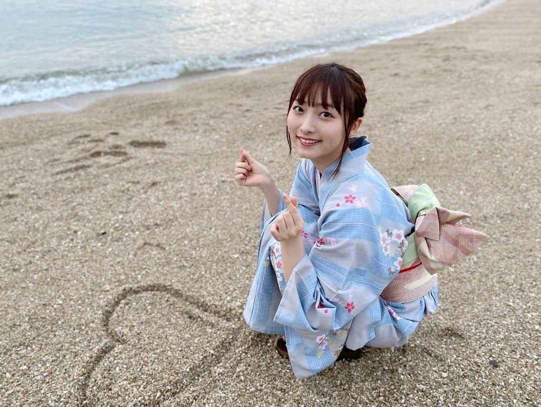 清原梨央さんのインスタグラム写真 - (清原梨央Instagram)「はーとはーと💙🤍 浴衣での海はめちゃめちゃ楽しかったです、へへ ・ #海　#砂浜 #浴衣　#ハート」8月3日 19時11分 - ___rioky001114