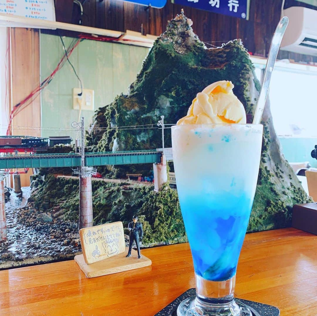 HIROさんのインスタグラム写真 - (HIROInstagram)「鉄道カフェ😋新作ジュース🥳🥳 #スハネフ14_1  #鉄道カフェ  #カフェ  #カフェ巡り  #雑賀崎  #和歌山」8月3日 19時25分 - hiro19770420