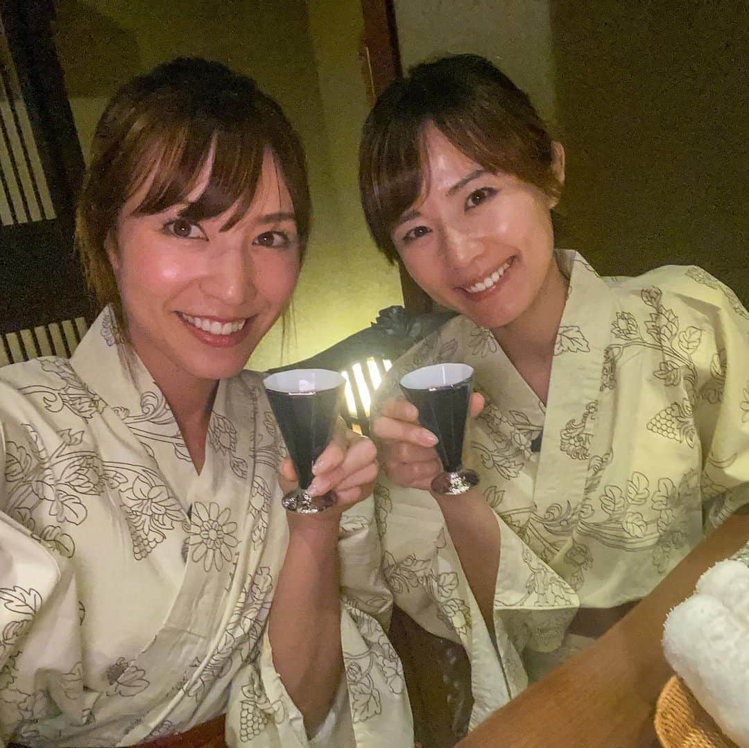 高沢奈苗さんのインスタグラム写真 - (高沢奈苗Instagram)「. YouTube「ゴルフななちゃんねる」ゴルフアフター編では、箱根にある藍瑠さんに行ってきました♨️ . 温泉だけどバリ風‼️🏝 スタッフさんも外国人の方が多く、リゾート地に来たかのようなそのキャップ空間がなんとも新鮮✨ . 客室露天風呂から見える山々の景色は、都会では味わえない迫力のある絶景でした😌🗻 . ご飯ももちろん美味しくて😋❤️ . せいらちゃんも温泉が大好きと言うこともあり、2人で存分に楽しみました💓😆 . そんな楽しさが伝わる動画になっているかと思うので、YouTubeゴルフななちゃんねるでぜひチェックしてみてくださいねっ😊💛 . . . #ゴルフ #ゴルフななちゃんねる #温泉 #女子旅 #温泉ゴルフ旅行 #ゴルフ女子 #藍瑠 #YouTube」8月3日 20時02分 - nanaetakasawa