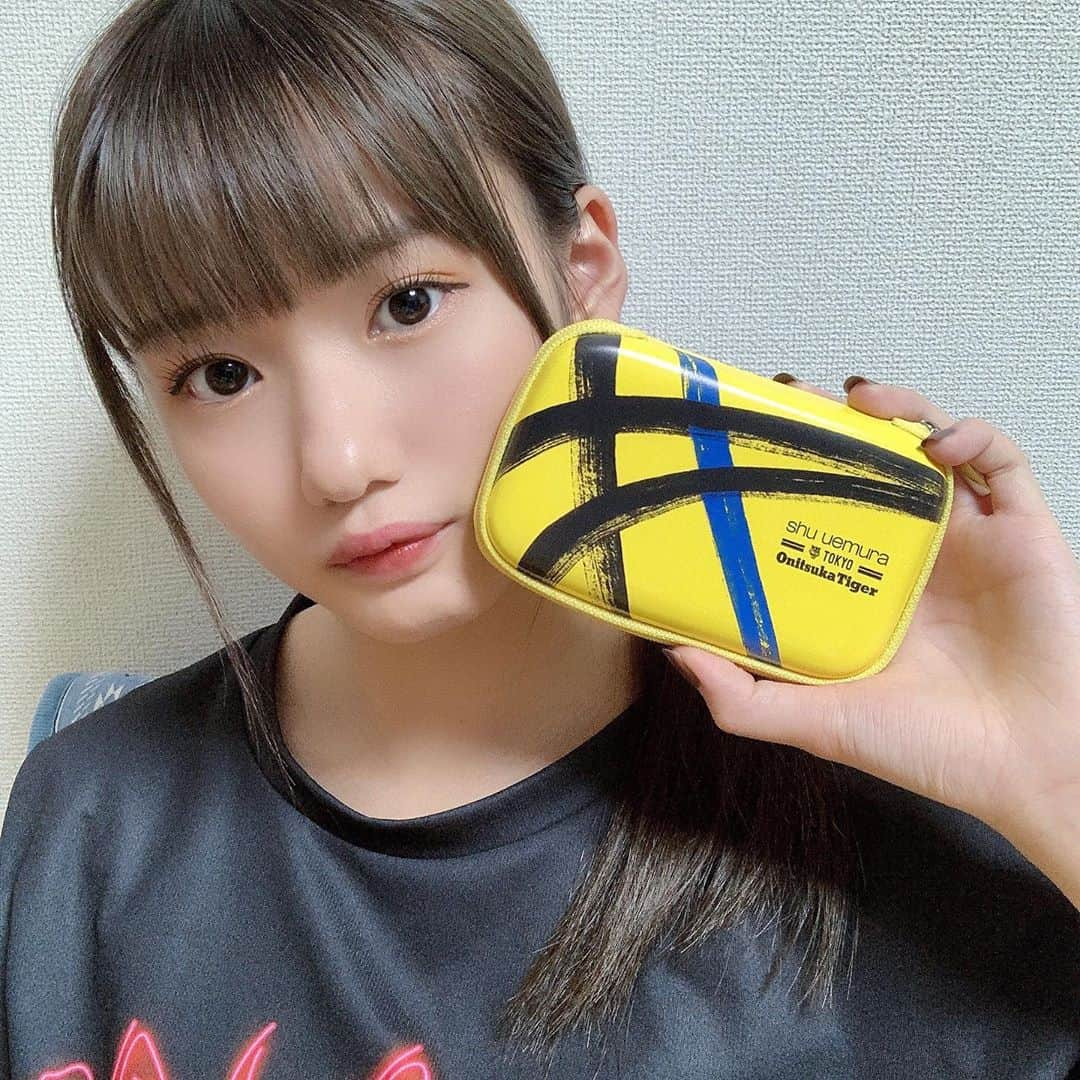 横山玲奈さんのインスタグラム写真 - (横山玲奈Instagram)「Onitsuka Tiger × shu uemura  set the motion eye palette (セット ザ モーション アイパレット) ・ ・ ・  @onitsukatigerofficial  @shuuemura  ・ 一目惚れして即GET。 写真ではオレンジメイクしたけど このパレットで何通りもの メイクができる😊  #コスメ #コスメ好きさんと繋がりたい #shuuemura #ONITSUKATIGER #helloproject」8月3日 20時07分 - reina_yokoyama.official