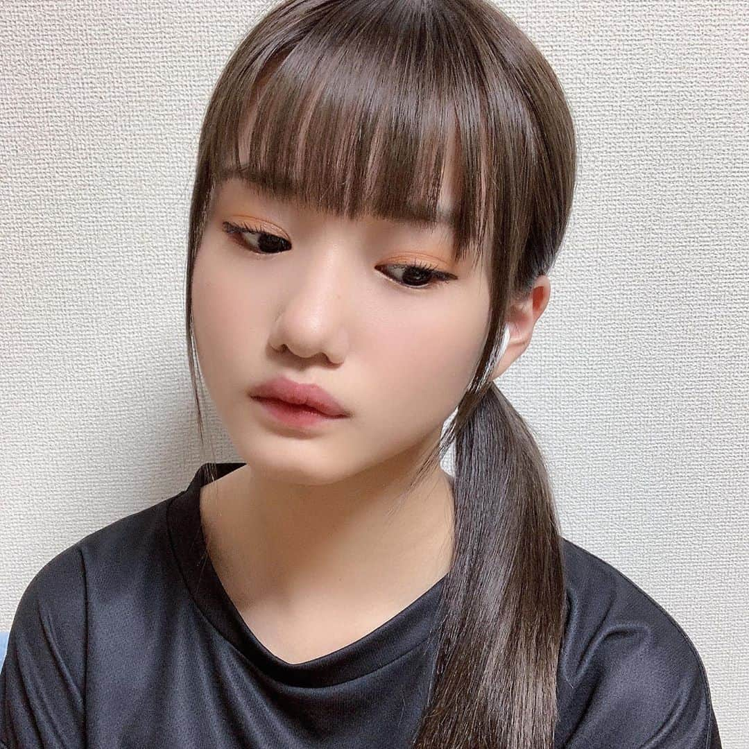 横山玲奈さんのインスタグラム写真 - (横山玲奈Instagram)「Onitsuka Tiger × shu uemura  set the motion eye palette (セット ザ モーション アイパレット) ・ ・ ・  @onitsukatigerofficial  @shuuemura  ・ 一目惚れして即GET。 写真ではオレンジメイクしたけど このパレットで何通りもの メイクができる😊  #コスメ #コスメ好きさんと繋がりたい #shuuemura #ONITSUKATIGER #helloproject」8月3日 20時07分 - reina_yokoyama.official