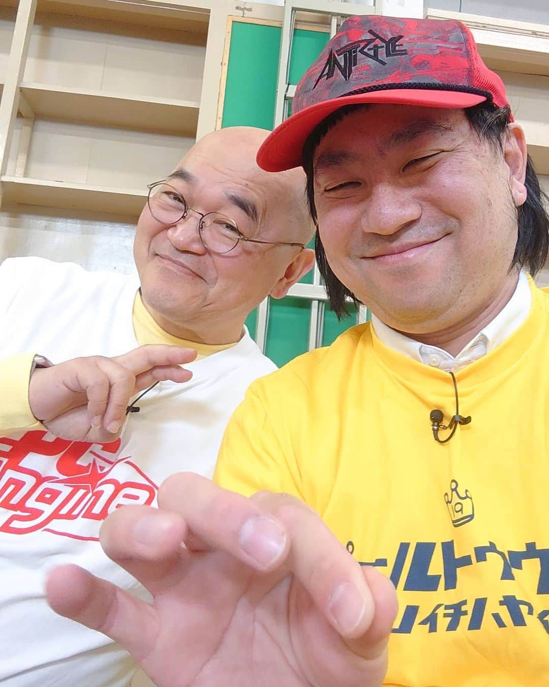 のインスタグラム：「明日8/4！祇園花月！19時〜 『RGが90分あるあるを歌い続け高橋名人が16連射し続けマヂカルラブリー野田が自作のゲームをやり続ける会』 野田クリスタルの自作ゲームを本物の高橋名人がプレイする！慣れてもらう間にRGがあるあるを歌う！無駄のないイベント！当日券でお待ちしております！」