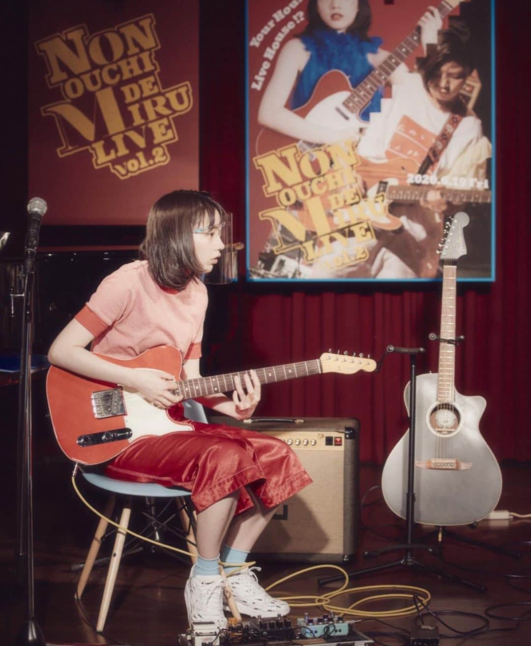 のん（能年玲奈）さんのインスタグラム写真 - (のん（能年玲奈）Instagram)「KAIWA(RE)CORD、本日で3周年を迎えました！ この年も、赤いギターと共によろしくお願いします🎸 #KAIWARECORD #カイワレコード」8月3日 20時29分 - non_kamo_ne