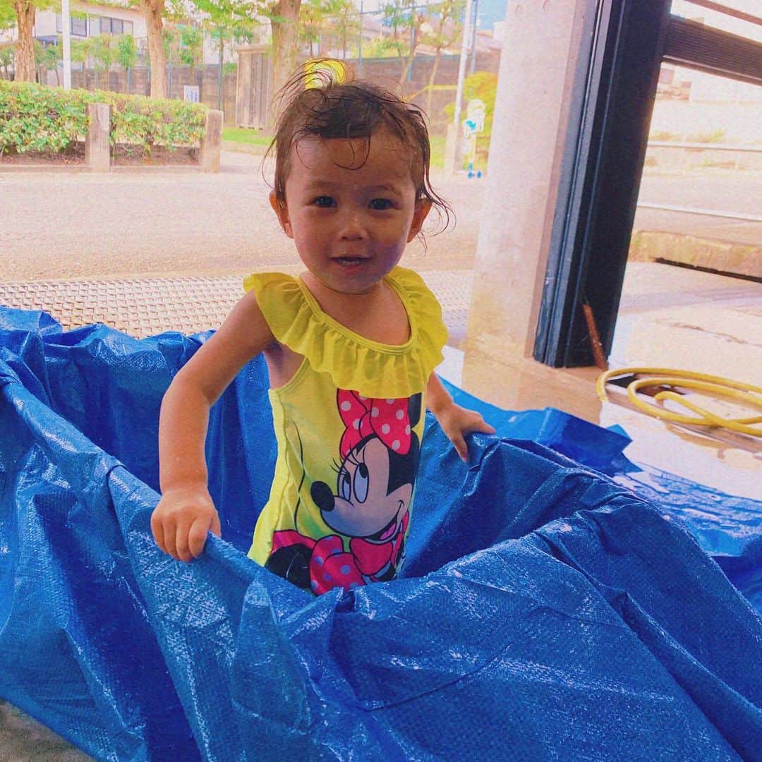 のインスタグラム：「2020 Summer🌈🌻 my love mini minnie🎀 #babygirl #babyhimari #愛娘 #summervibes」