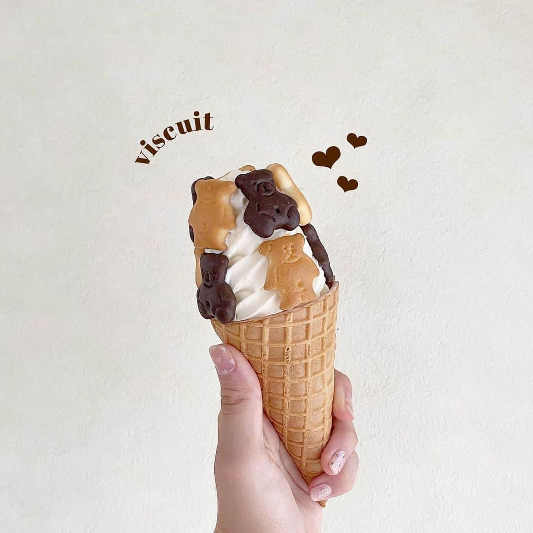 SUCLEさんのインスタグラム写真 - (SUCLEInstagram)「#デコアイス﻿  ﻿ 暑い夏にぴったりのスイーツ🍨﻿ ﻿ お気に入りのアイスに好きなように﻿ お菓子でデコっちゃおう🍭🍬﻿ ﻿ ぜひ参考にしてみてくださいね！！﻿ ﻿  ﻿ @sucleでは紹介する写真を募集中👧🏻 タグ付けやハッシュタグをつけてくれた投稿からもピックアップした写真をリポストしています！﻿ #sucle をつける か このアカウントをタグ付けして投稿してね📸﻿ ﻿ #デコアイス #アイス #🍨#アイスクリーム #アイス部 #ソフトクリーム #ソフトクリーム部 #ソフトクリーム大好き #アイスデコ #ソフトクリーム好きな人と繋がりたい #スイーツ#スイーツ作り #スイーツ好きな人と繋がりたい #映えスイーツ #スイーツレシピ #スイーツ部 #スイーツデコ #スイーツ好きと繋がりたい #アイス好き#デコアイスクリーム #おうちカフェ#おうちカフェごっこ #おうちカフェ部 #カフェスタグラム」8月3日 20時30分 - sucle_