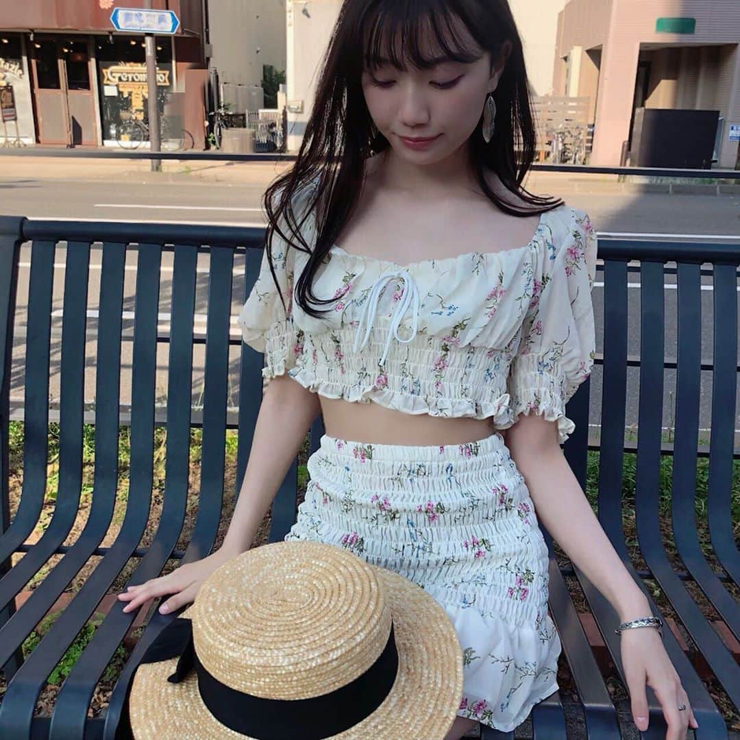 苗加結菜さんのインスタグラム写真 - (苗加結菜Instagram)「この可愛いお洋服は @sweemy_closet さんのです🤍 . セットアップでお腹が見えててきゃわ💐 別々でもたくさん着れそう💡」8月3日 21時04分 - naeka_yuuna