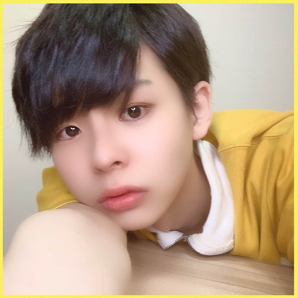 のインスタグラム：「久々にメイクと髪セットしたからボケてるけど盛り盛りに盛った🍚 ちょっと大人じゃない🙄」