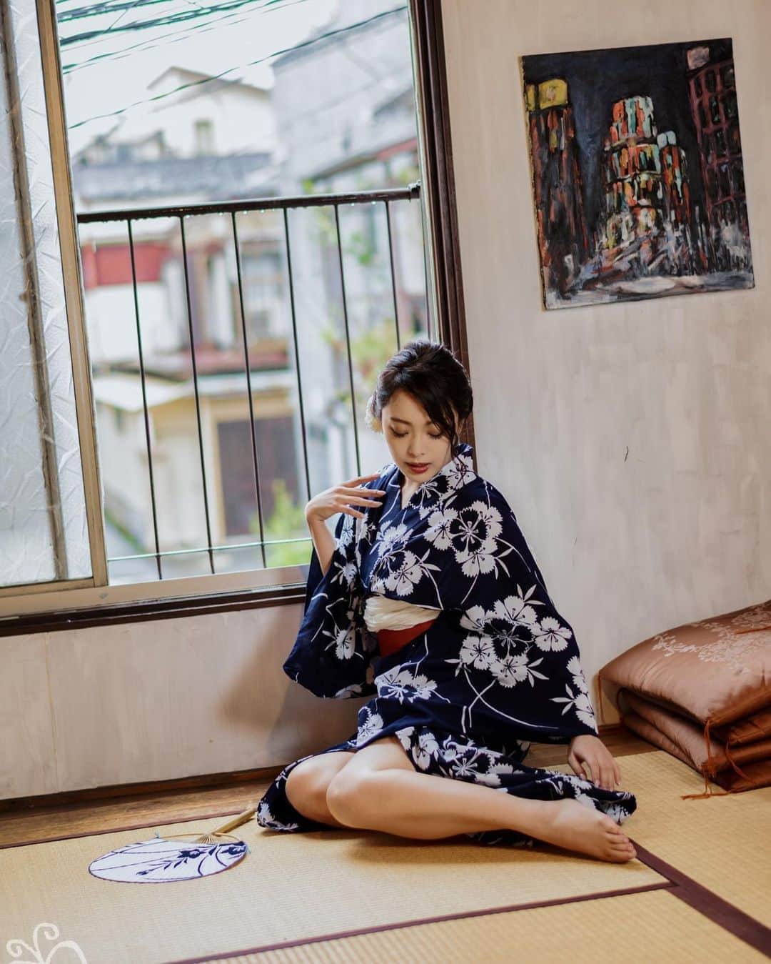 白石ゆうかのインスタグラム：「昭和にタイムスリップしたかのようなリアルな雰囲気のあるスタジオでした🥰 楽しくてあっという間だった❣️ . .  #ポートレート #portrait #写真好きな人と繋がりたい #写真撮ってる人と繋がりたい #ファインダー越しの私の世界 #model #撮影 #pic #picture #picoftheday #ポートレートしま専科 #写真 #love #like #東京カメラ部 #ポートレート女子 #follow #followme #instagood #ig_japan #photoofthday #photography #japan #japanese #photo #yukata #kimono #浴衣 #着物 #昭和」