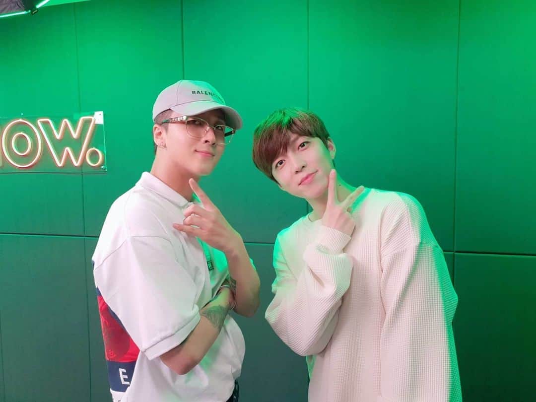 U-KISS（ユーキス）のインスタグラム：「[#수현] 오랜만에 너무너무 재밌었어요💜   #유키스 #수현oppa #UKISS #SOOHYUN  #라비 #퀘스천마크 #QuestionMark」