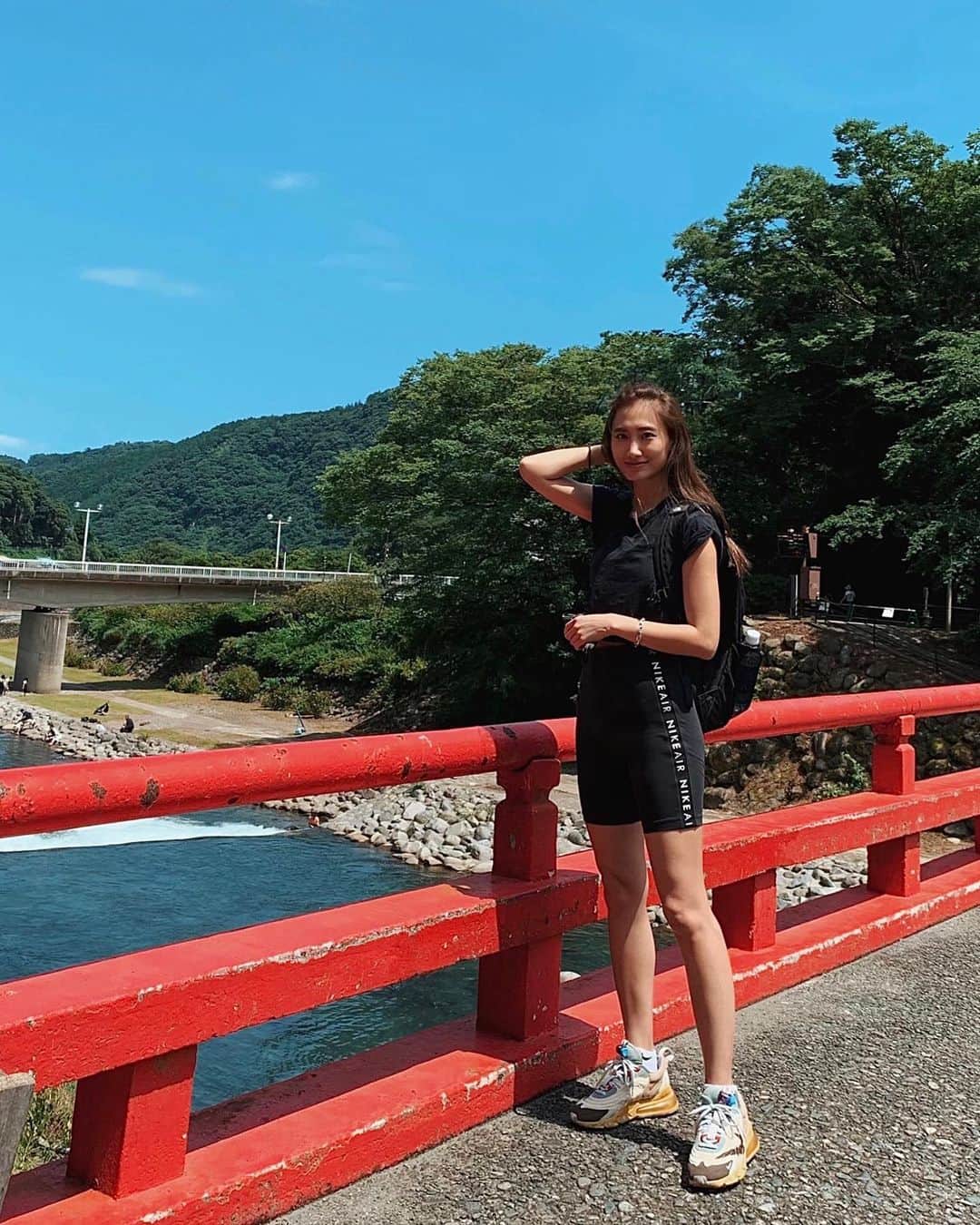 白雪のインスタグラム：「Sayonara rainy season #😌#🍵 #🌳 #🍧」