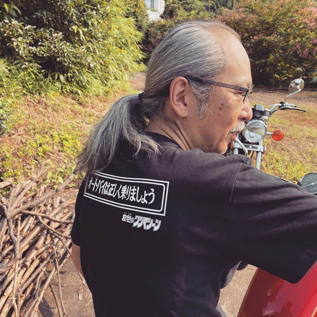 人間椅子さんのインスタグラム写真 - (人間椅子Instagram)「今日は #バイク雑誌 #取材でした  #詳細は後日お知らせします  #和嶋慎治 #バイク話でキラキラしてた  #哀愁のワジマシーン #バイクライフ  #人間椅子 #ningenisu #オートバイは正しく乗りましょう #バイクライフ #バイク3台持ち」8月3日 21時38分 - ningen_isu