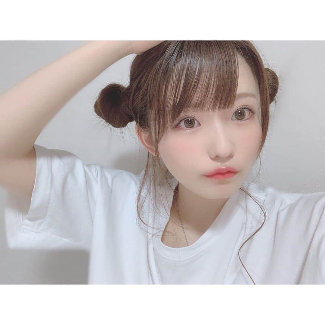 乙白さやかさんのインスタグラム写真 - (乙白さやかInstagram)「おそろい♡  #自撮り #パンダ #可愛い #cute #ツイン #お団子ヘア」8月3日 22時10分 - otoshiro_sayaka