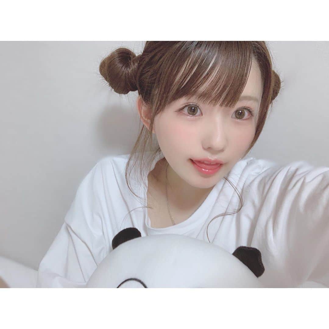 乙白さやかさんのインスタグラム写真 - (乙白さやかInstagram)「おそろい♡  #自撮り #パンダ #可愛い #cute #ツイン #お団子ヘア」8月3日 22時10分 - otoshiro_sayaka