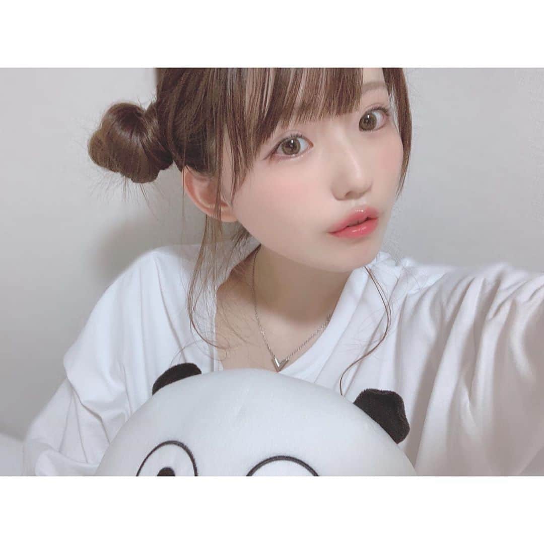 乙白さやかさんのインスタグラム写真 - (乙白さやかInstagram)「おそろい♡  #自撮り #パンダ #可愛い #cute #ツイン #お団子ヘア」8月3日 22時10分 - otoshiro_sayaka