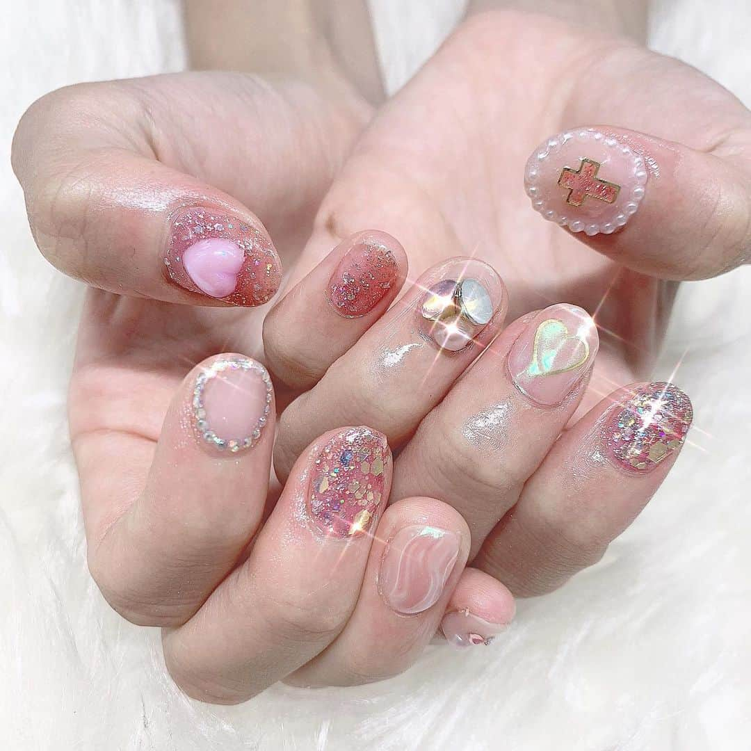 佐々木柚香さんのインスタグラム写真 - (佐々木柚香Instagram)「・ ・ ・ 大人きゅるんネイル💅💕 キラキラのきゅるんきゅるん👼🏻💕 鬼かわいすぎる。。♡♡ ・ ・ ・  #ネイル #ネイルデザイン #ネイルアート #ネイルサロン #ネイルブック #ネイル好きな人と繋がりたい #大人ネイル #キラキラネイル #夏ネイル #大人可愛い #大人かわいい #おしゃれネイル #ピンクネイル #美容 #美容好きな人と繋がりたい #美容垢 #美容師さんと繋がりたい #美容好き #美容好きさんと繋がりたい #美容院 #美容学生 #美容室 #美容師 #エステ #エステサロン #エステティシャン #モデル #撮影会モデル #撮影 #撮影モデル」8月3日 22時32分 - yuka_burlesque