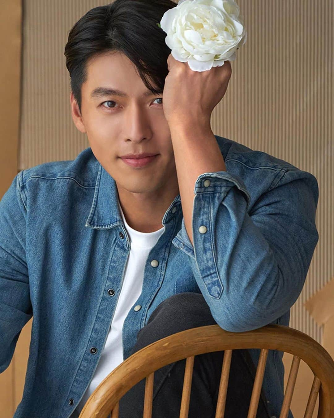 ヒョンビンのインスタグラム：「Hyun Bin for BENCH/ (@benchtm) —— #hyunbin #현빈 #ヒョンビン #玄彬 #HyunBinForBENCH #BENCHEveryday」