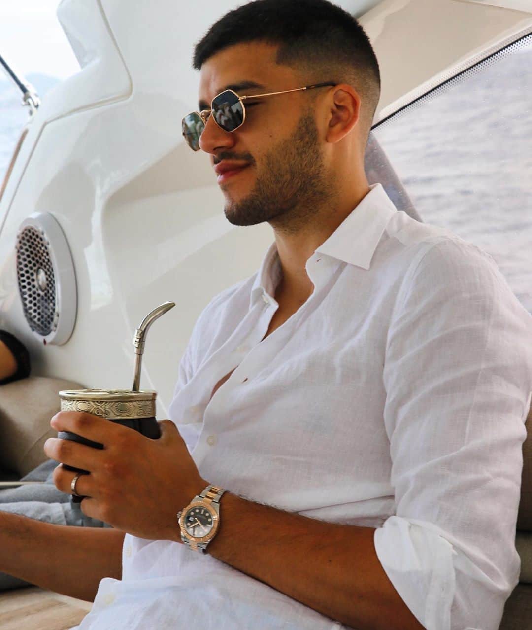 ヘロニモ・ルジのインスタグラム：「🛥🏝🧉」